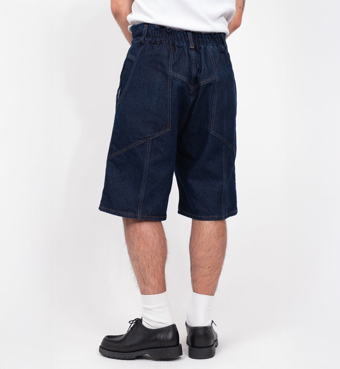 LE SHORT METRO BRUT