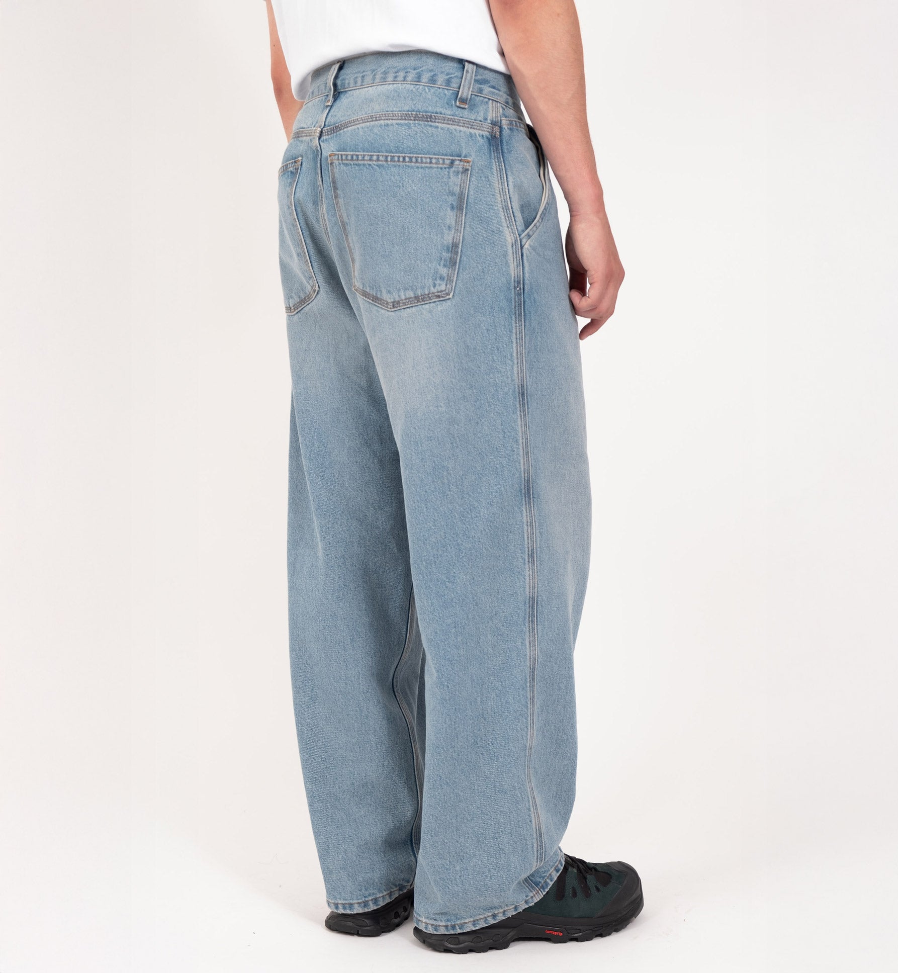 TRIPLE STITCH DIRTY WASH JEANS