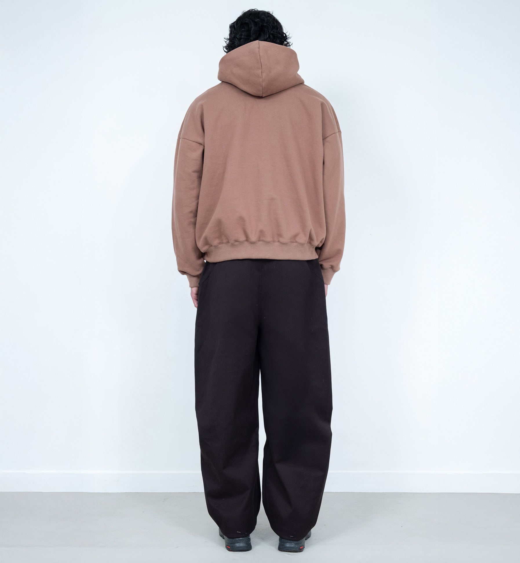 LE SWEAT BRODÉ MARRON
