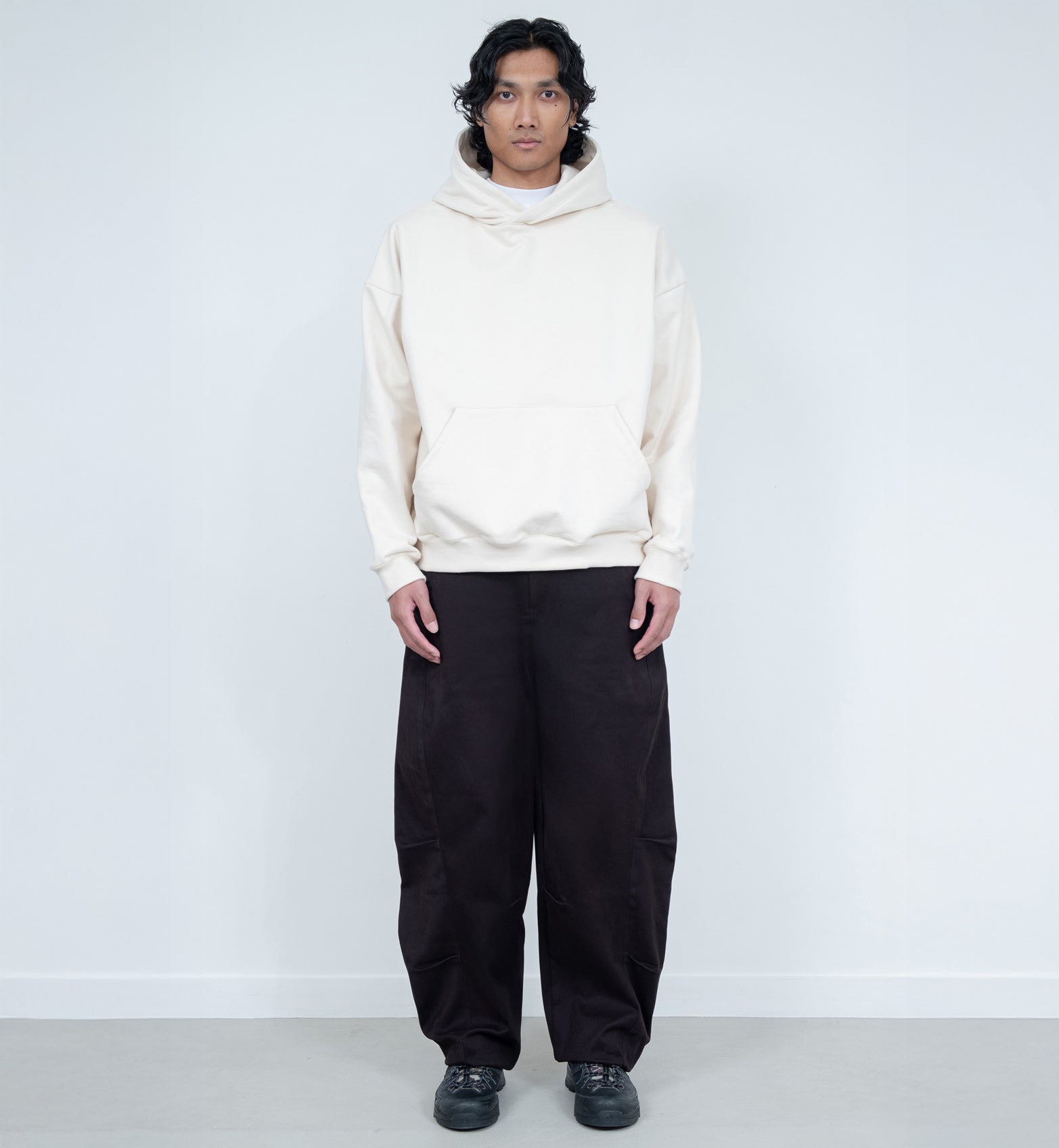LE SWEAT BRODÉ BEIGE