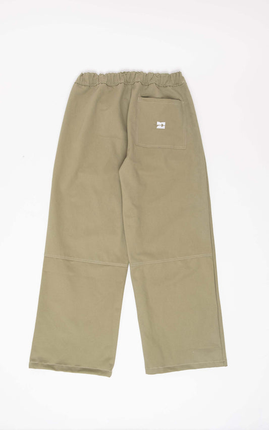 LE PANTALON VERT