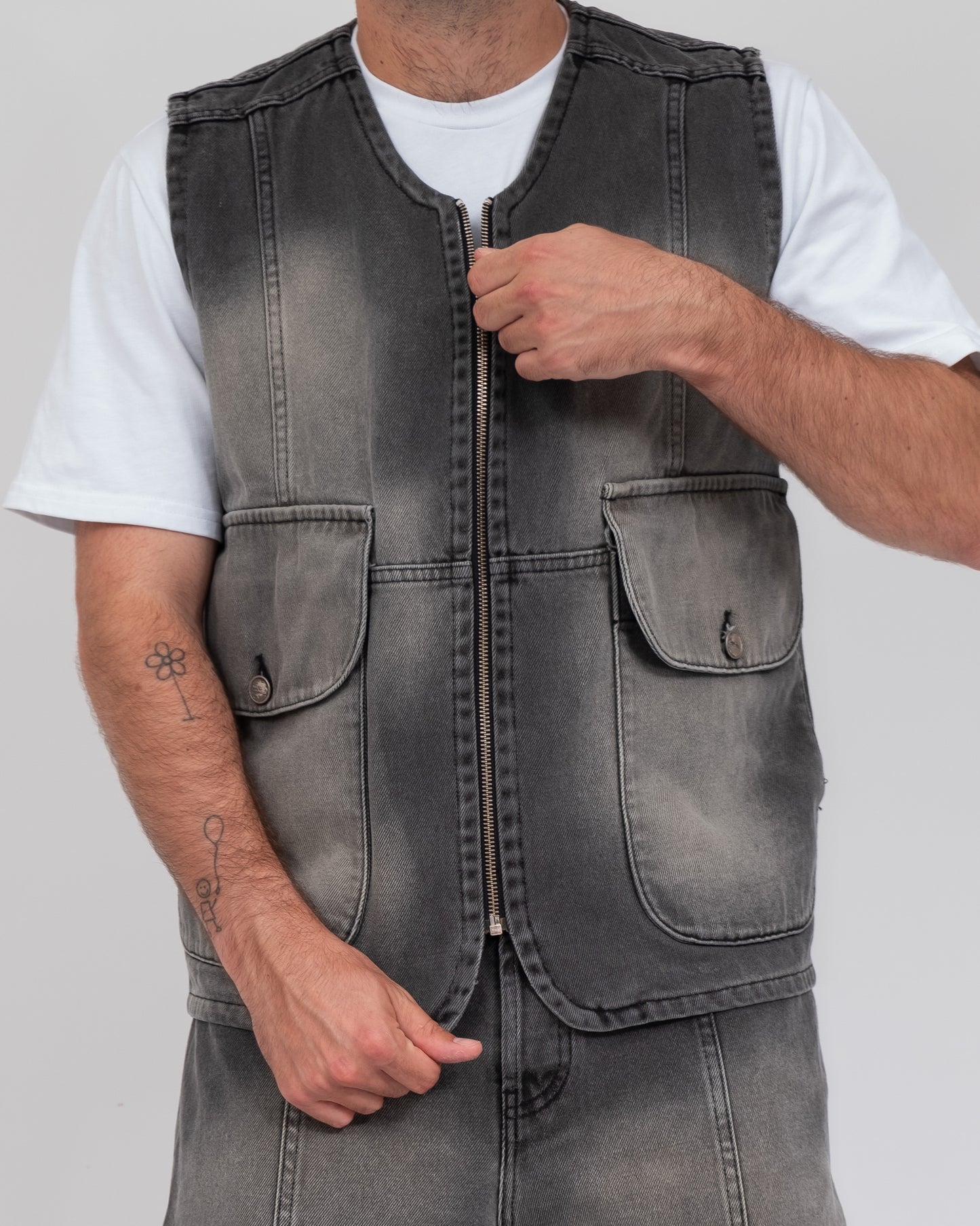 LE GILET DENIM NOIR USED