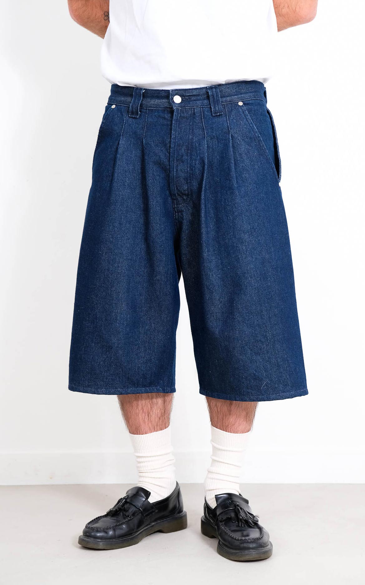 LE SHORT PLEATED