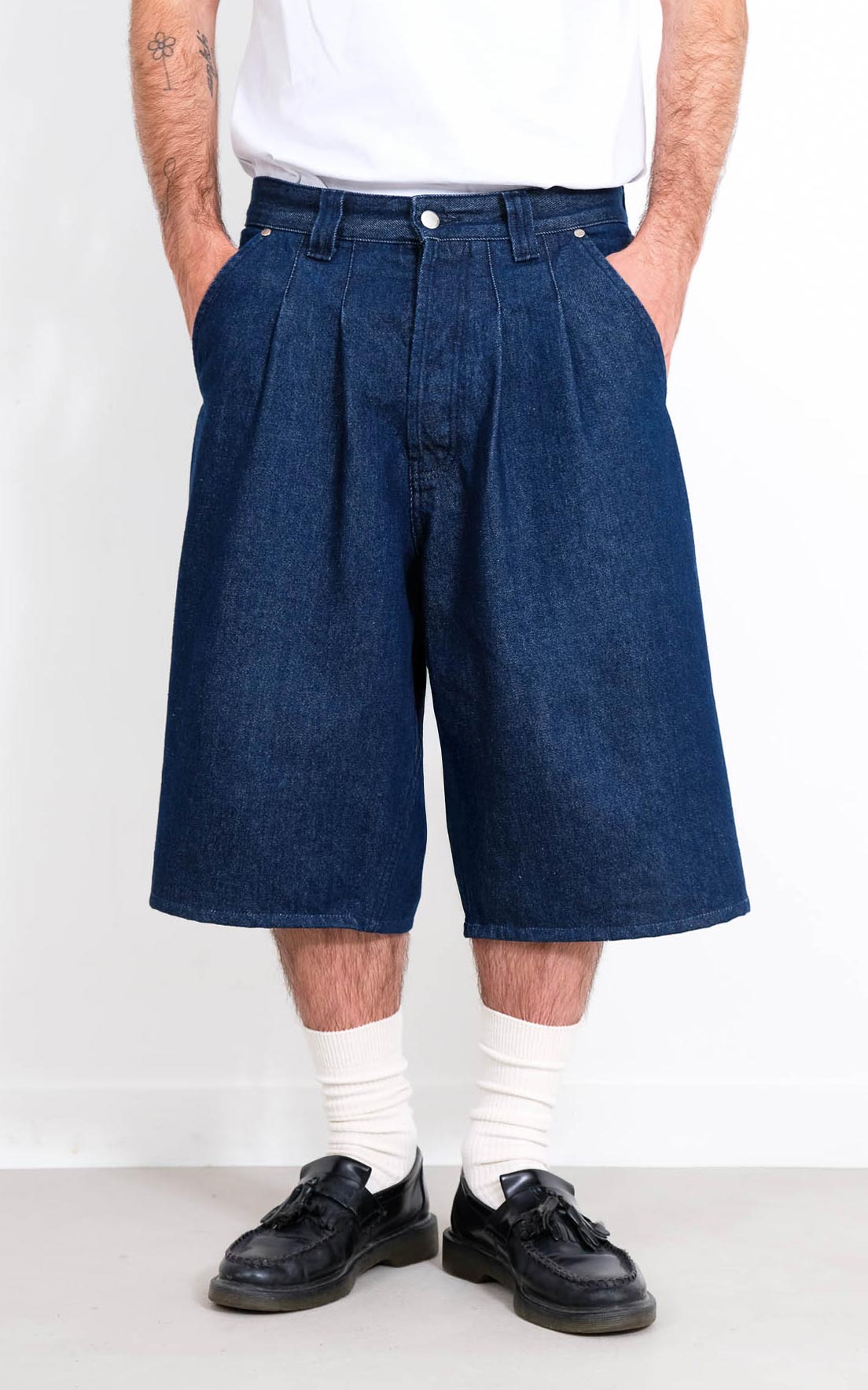 LE SHORT PLEATED