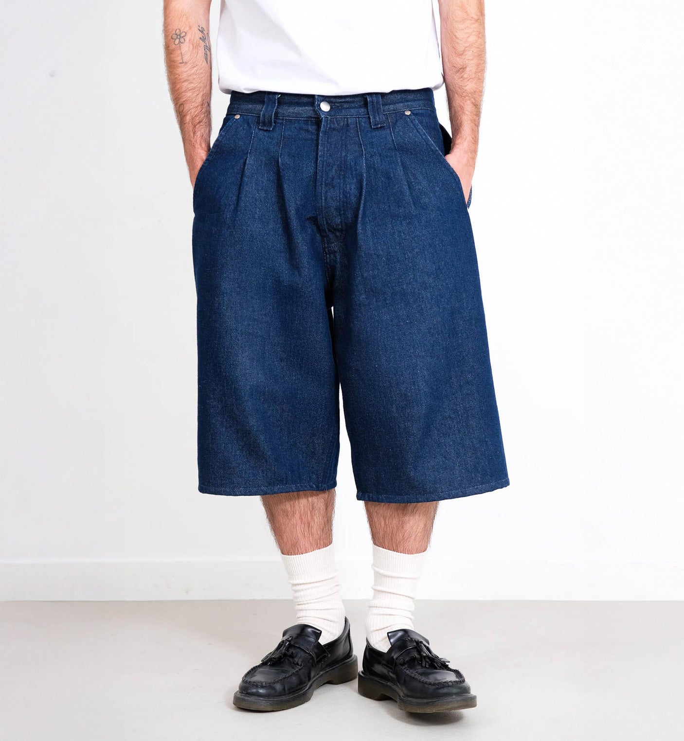 LE SHORT PLEATED