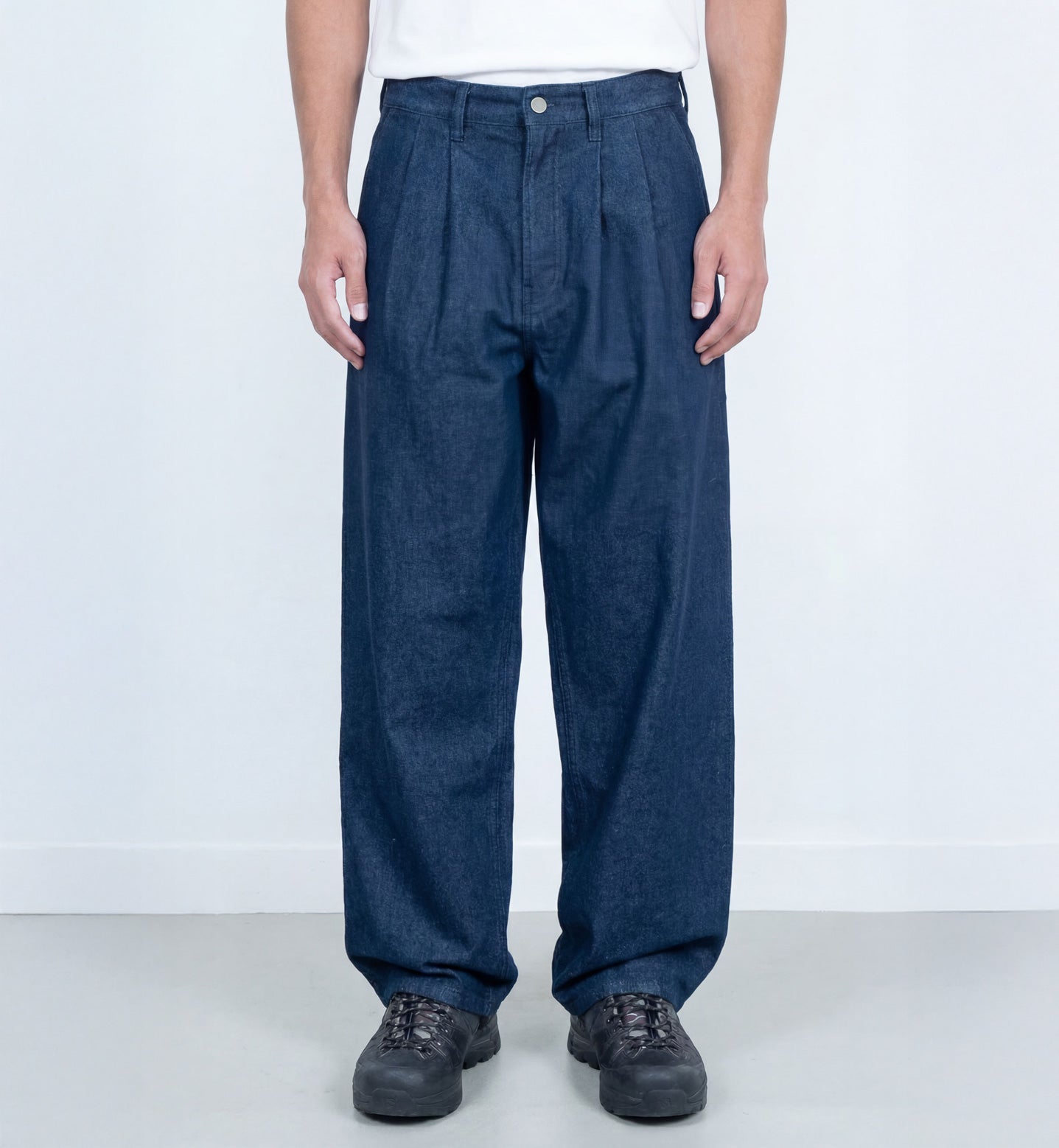 LE JEAN PLEATED BRUT